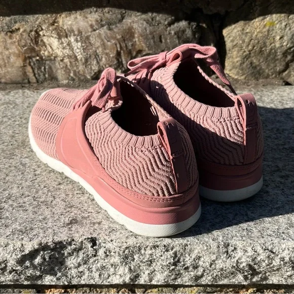 Women’s Ugg Willows Sneakers in Mauve Pink (7) - Picture 6 of 10